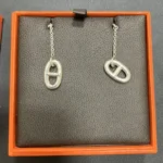 エルメス　シェーヌダンクル　ピアス